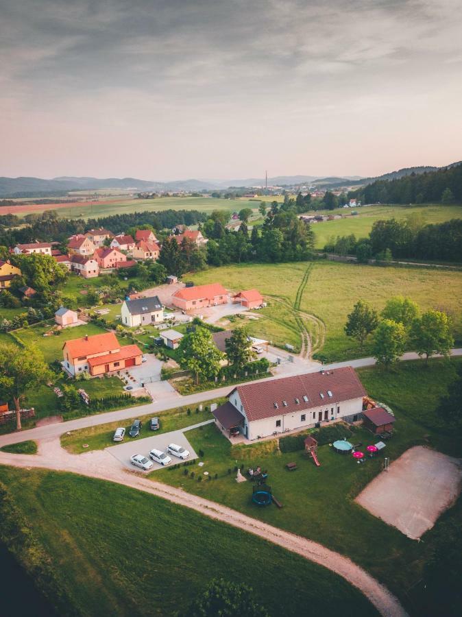 Penzion Na Podlesí ve Zlaté Koruně Zlatá Koruna Extérieur photo